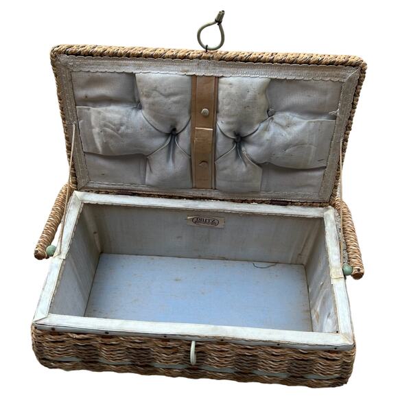 Dritz Handled Raised Sewing Storage Box - Picture 3 of 6